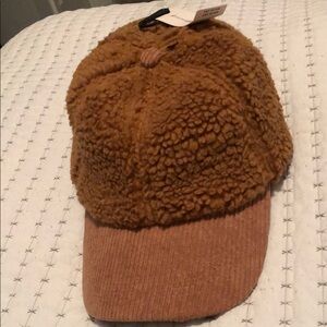 Antropollogiy textured cap.